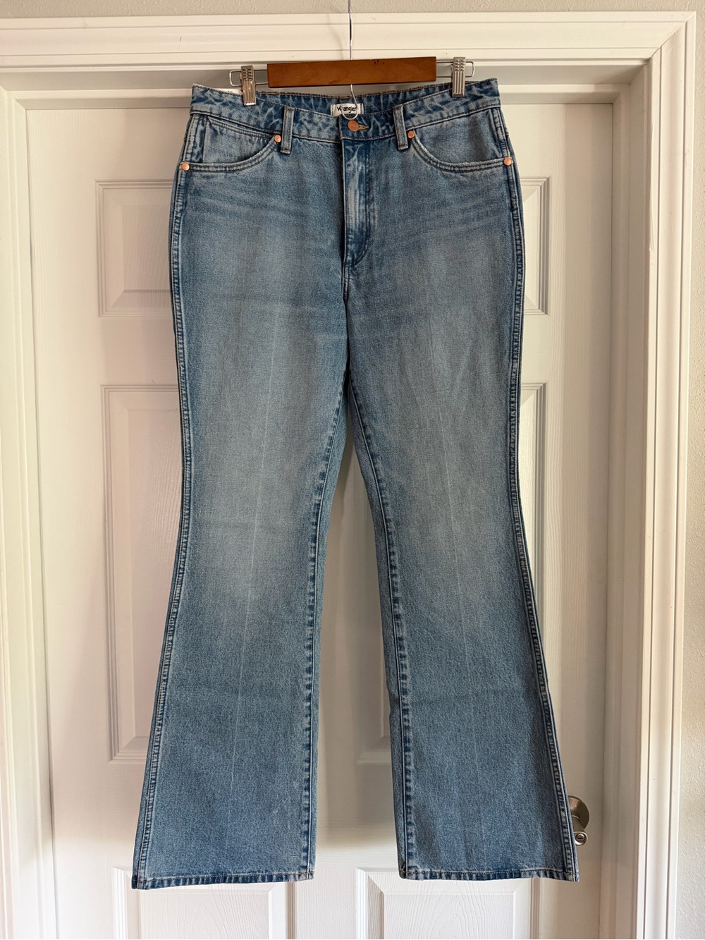 NWT - Wrangler Westward Light Blue high Rise Boot Jeans
